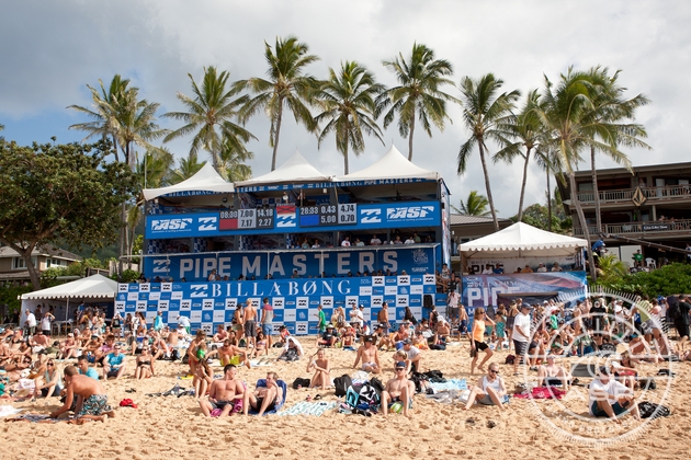 Billabong Pipe Masters in Memory of Andy Irons - Day 1 081213