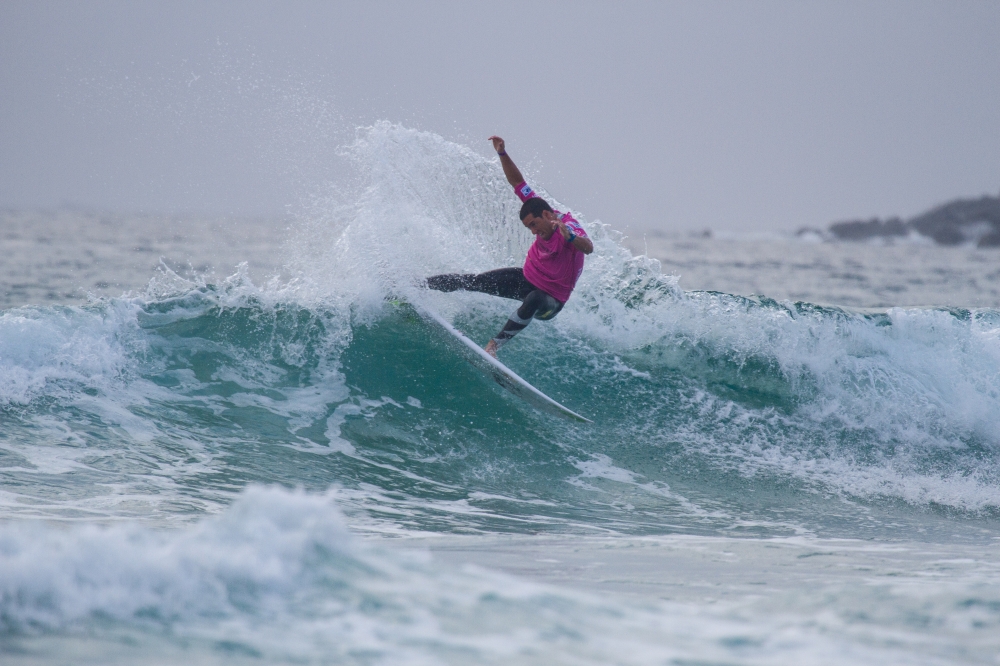 aos14_day5_surf_adrianodesouza_walker-04__large