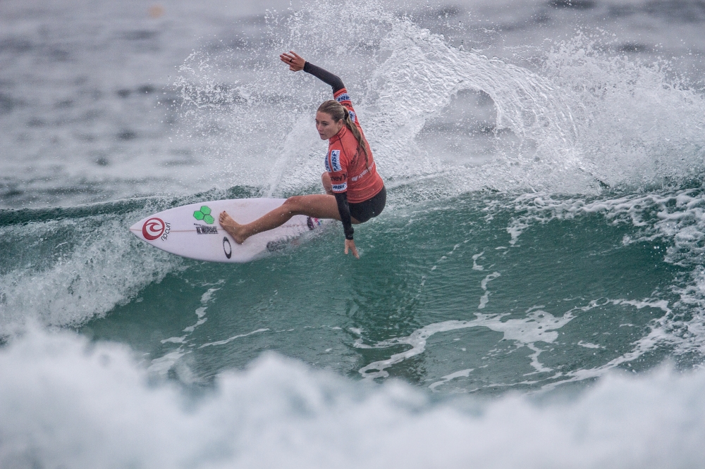 aos14_day9_surf_nikkivandijk_surflove-03__large