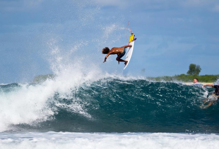 La estrella costarricense, Cali Muñoz, confirmó en su cuenta de facebook, que ya no será parte del team internacional de surf de Volcom.