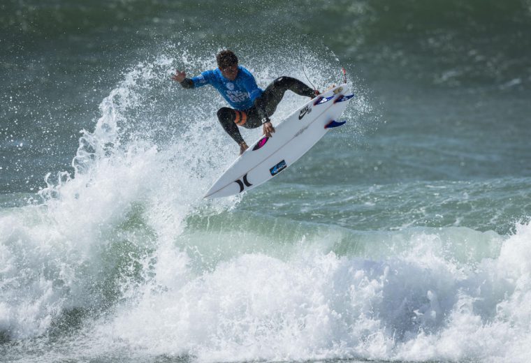 El peruano Alonso Correa quedó tercero en el Jordy Smith Cape Town Surf Pro, QS 1.000 que se disputó en Ciudad del Cabo.